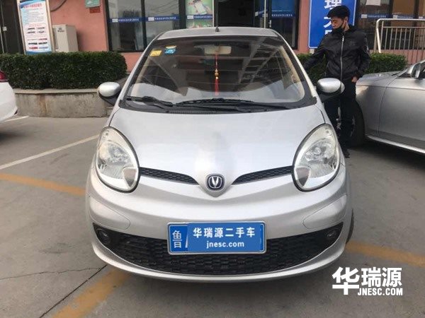 国产微型车奔奔LOVE，外观圆润饱满，空间够用舒适