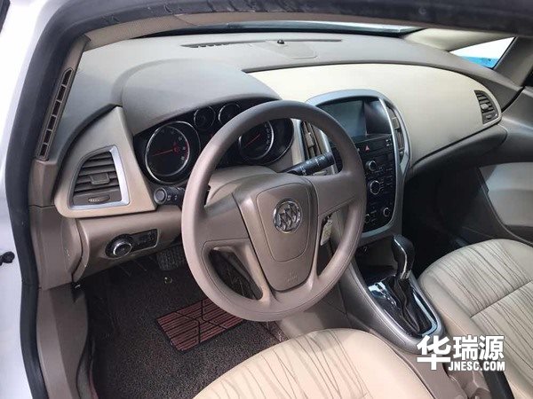 别克英朗，外观靓丽，动力强劲，只售5.35万