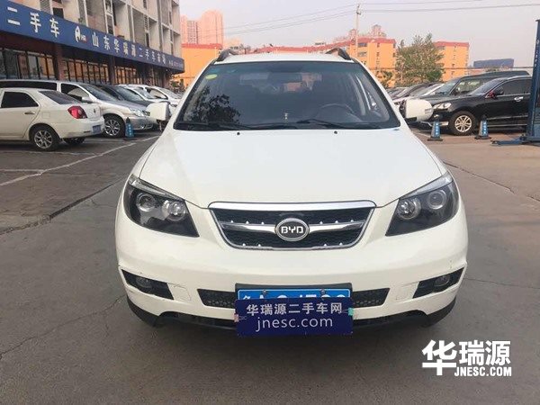 比亚迪首款SUV—比亚迪S6，全家出游无负担，4.2万就可开回家