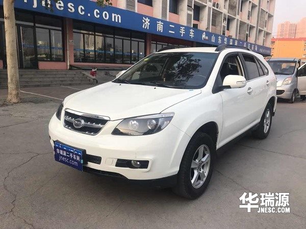 比亚迪首款SUV—比亚迪S6，全家出游无负担，4.2万就可开回家