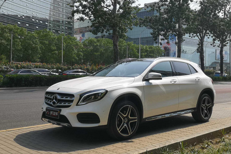 北京二手奔驰GLA 2018款 GLA 220 4MATIC 运动版