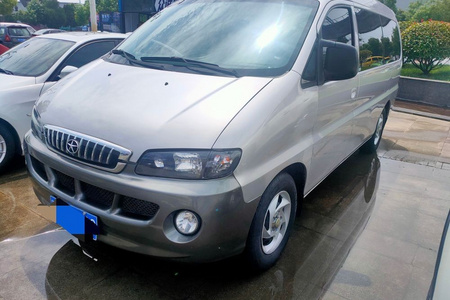 襄阳二手江淮瑞风 2015款 穿梭 2.0VVT 手动 汽油 长轴舒适型
